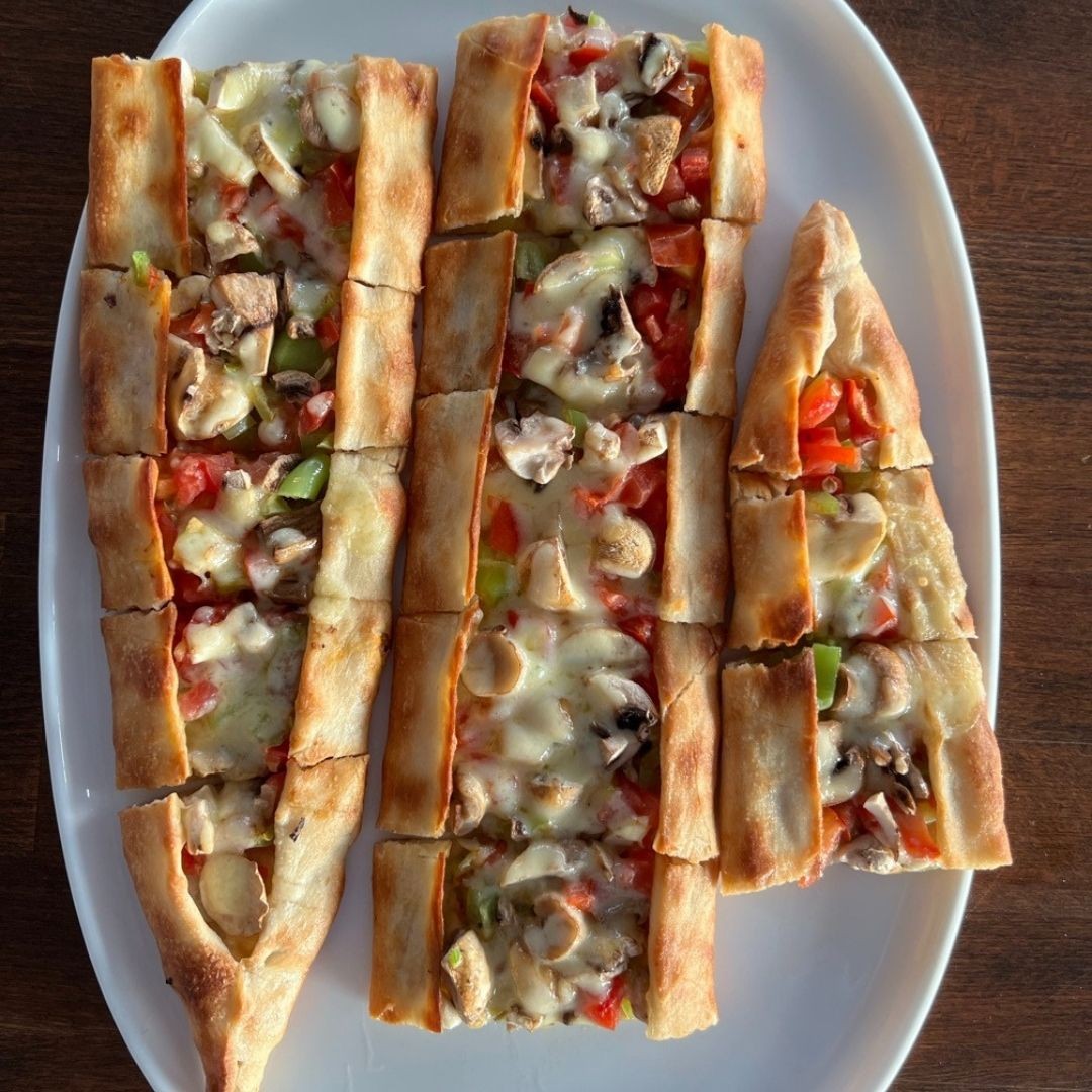 Kaşarlı Sebzeli Mantar Pide